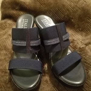 Womens wedge shoe